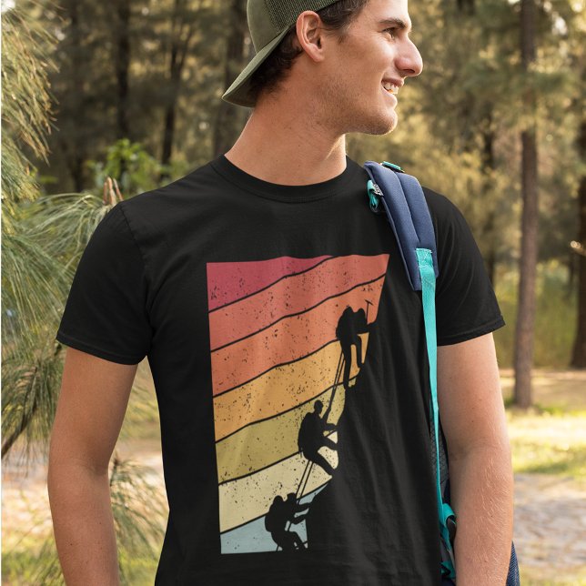 Camiseta Silueta trepando sobre el arcoiris angustiado (Subido por el creador)