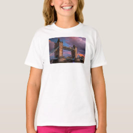 Camiseta Silueta urbana de la ciudad Atardecer & logotipo p