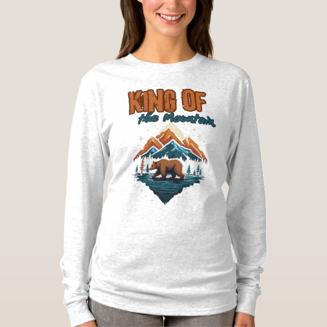 Camiseta Silvestre indomable: Oso marrón en la montaña (Anverso)