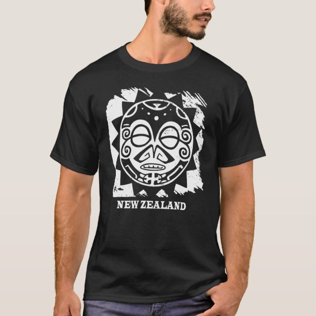 Camiseta Símbolo de máscara de la cultura maorí Haka Nueva  (Anverso)