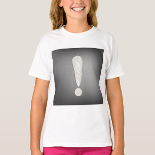 Camiseta Símbolo de signo de exclamación de grunge industri