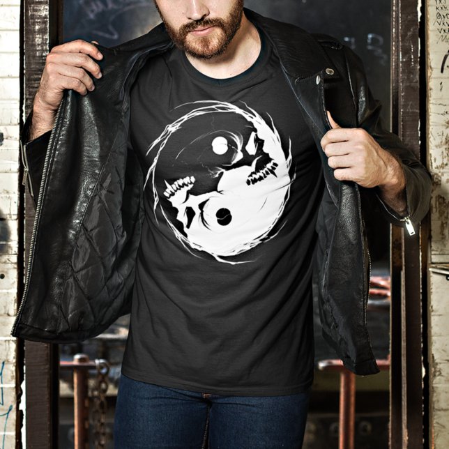 Camiseta Símbolo religioso del cráneo de vampiros oscuro de (Subido por el creador)