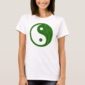 Camiseta Símbolo verde de Yin Yang de la hoja