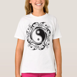 Camiseta Símbolo Yin & Yang en estilo de tatuaje en blanco