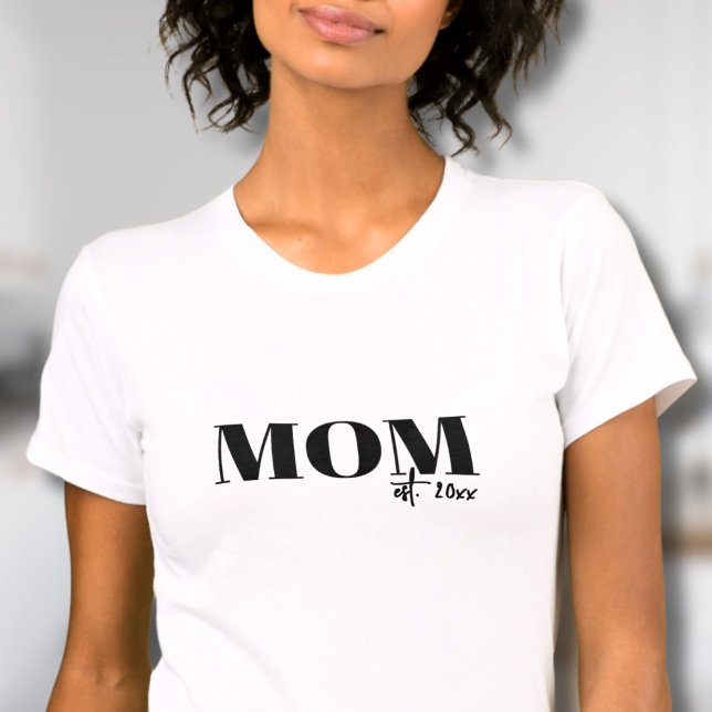 Camiseta Simple escritura establecida por mamá (Mom Established Script Simple T-Shirt)