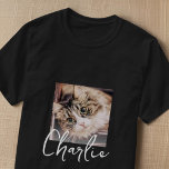 Camiseta Simple y moderno nombre del Mascota de la placa de<br><div class="desc">Este diseño simple y clásico está compuesto por tipografía de la síspera y agrega una foto personalizado.</div>