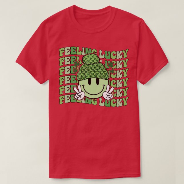 Camiseta Sintiéndose afortunado de cara feliz Shamrock St P (Diseño del anverso)