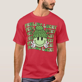Camiseta Sintiéndose afortunado de cara feliz Shamrock St P