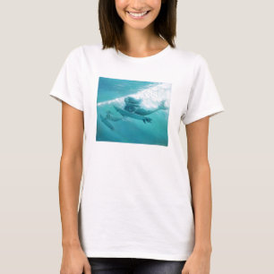 Camiseta sirenas que practican surf