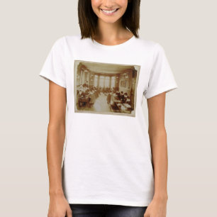 Camiseta Sitio de la reconstrucción del muchacho en el