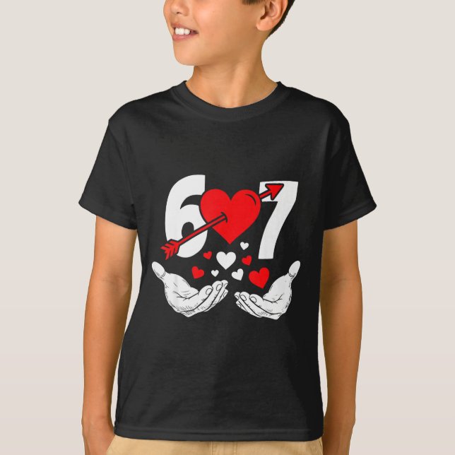 Camiseta Six Seven 67 6 7 Kids 67 Meme Hands Funny Valentin (Anverso)