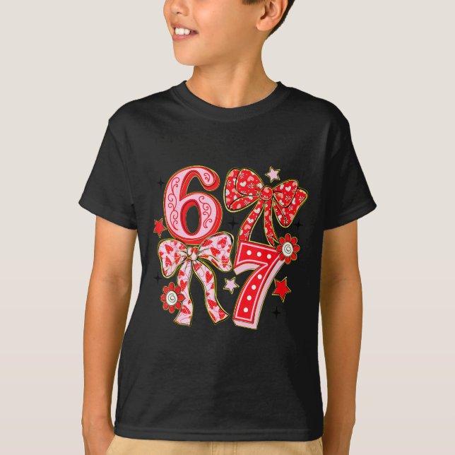 Camiseta Six Seven 67 Meme Coquette Bow 6 7 Valentines Day  (Anverso)