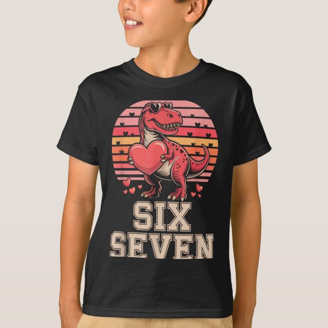Camiseta Six Seven Valentine’s Day Dinosaur T-rex For Kids  (Anverso)