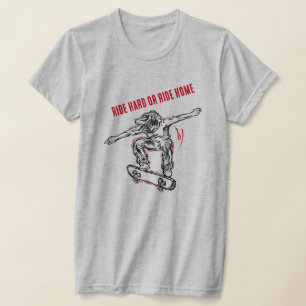 Camiseta Skater Volador Haciendo Patinaje De Mediano Aire