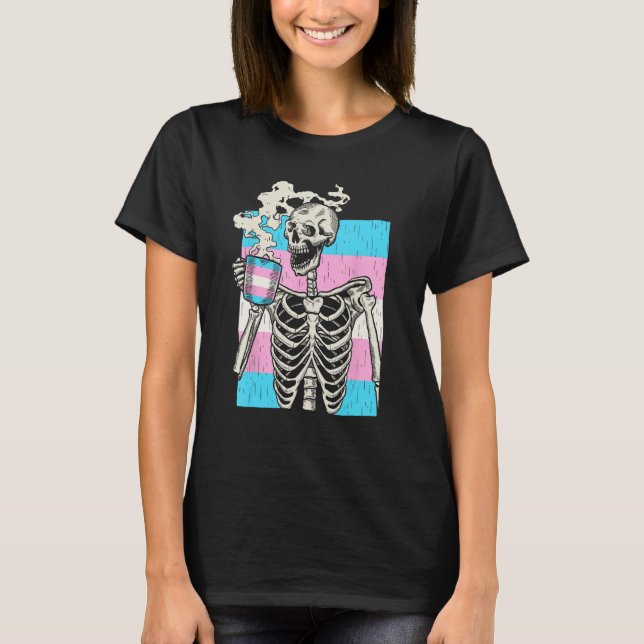 Camiseta Skeleton Drinking Coffee LGBT Q Transgender Pride  (Anverso)