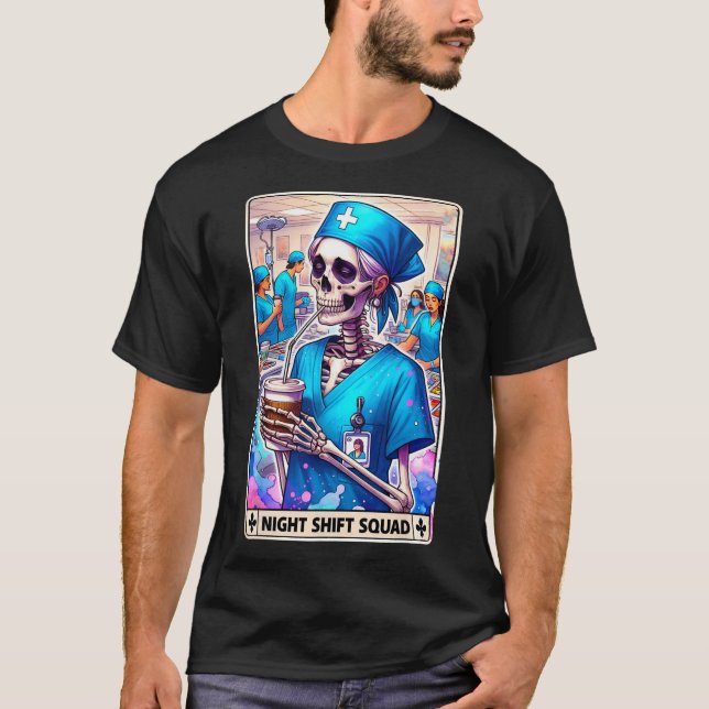 Camiseta Skeleton Funny Tarot Card Night Shift Squad Hallow (Anverso)