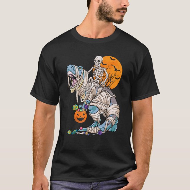 Camiseta Skeleton Riding Mummy Dinosaur Rex Halloween (Anverso)