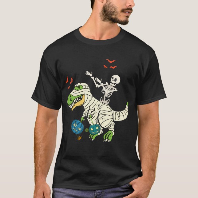 Camiseta Skeleton Riding Mummy Dinosaur T rex Halloween (Anverso)
