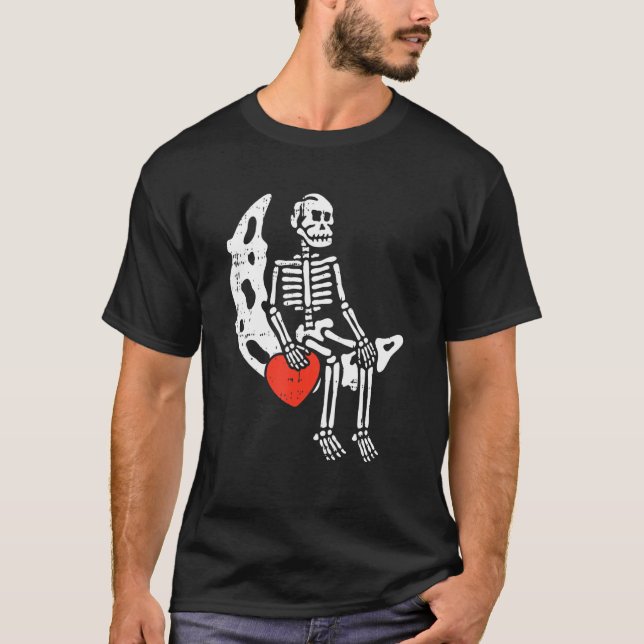 Camiseta Skeleton Sentado En Moon Día de San Valentín Bones (Anverso)