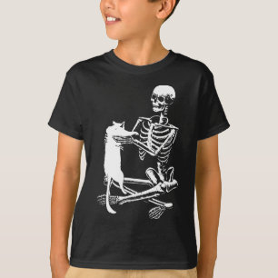 Camiseta Skeleton Sujetando Un Desfile De Ropa De Halloween