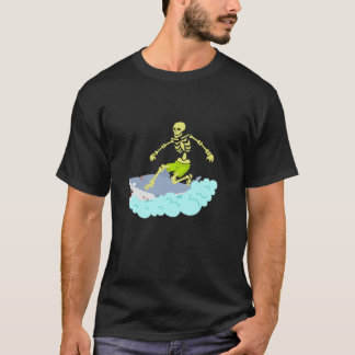 Camiseta Skeleton Surfing Halloween Tee Zombie Shark Funny