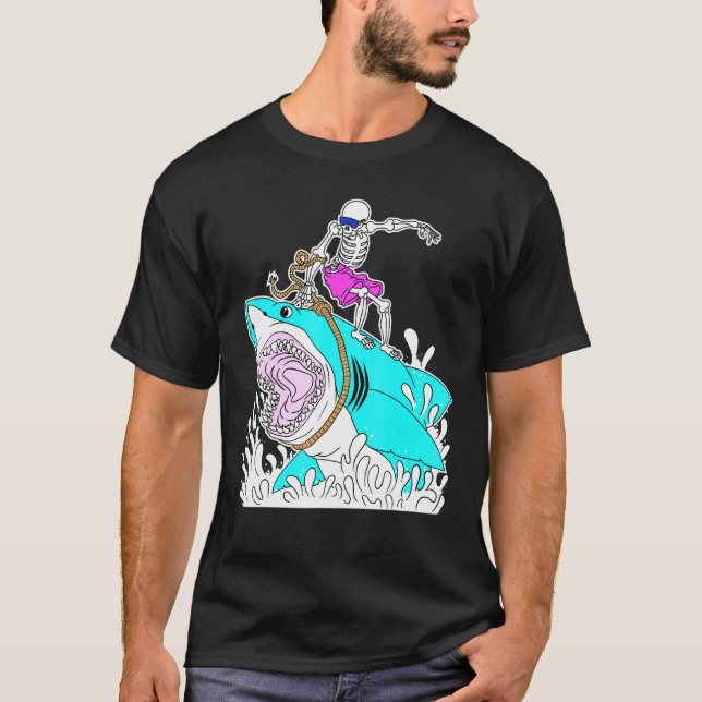 Camiseta Skeleton Surfing Shark Halloween (Anverso)