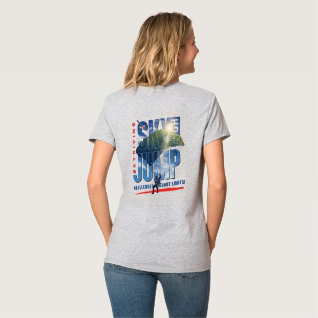 Camiseta Skydiving-Feel Freedom Above Clouds | Women V-Neck (Reverso completo)