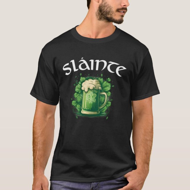 Camiseta Slainte Irish Good Health Saluda el Día de St Padd (Anverso)