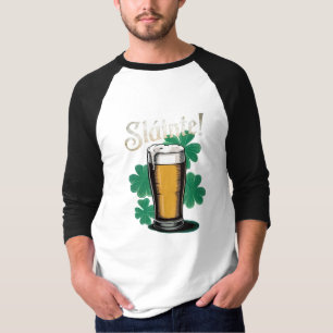 Camiseta ¡Slàinte! Pinta de cerveza del Día de San Patricio
