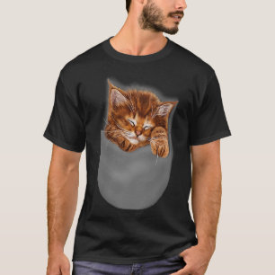 Camiseta Sleeping Orange Kitten Cat in Pocket 