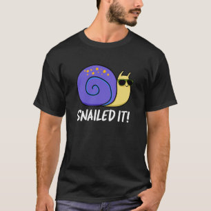 Camiseta Snacks It Funny Snail Pun Dark BG