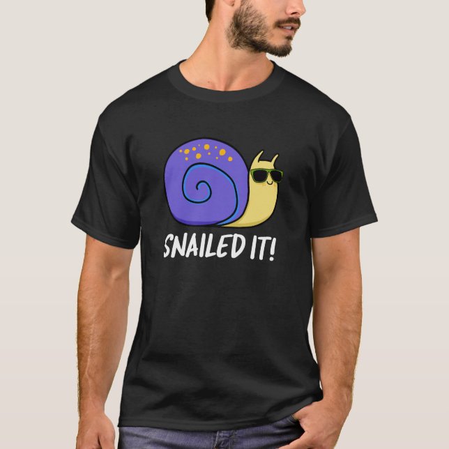Camiseta Snacks It Funny Snail Pun Dark BG (Anverso)