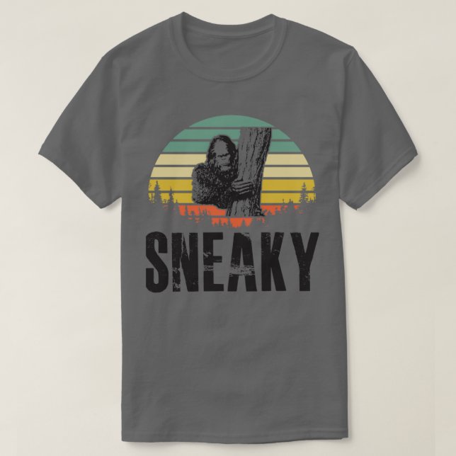 Camiseta Sneaky Sasquatch Bigfoot Sneaky Bigfoot Attitude V (Diseño del anverso)