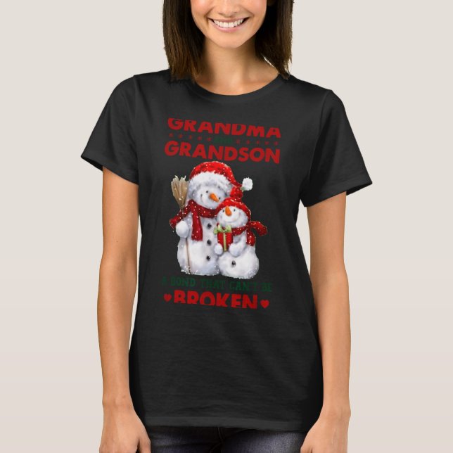 Camiseta Snowman Grandma And Grandson A Bond That Can't Be  (Anverso)