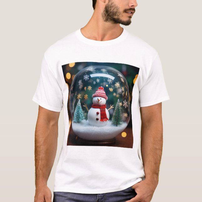 Camiseta Snowman’s Delight: Festive Magic in a Globe (Anverso)