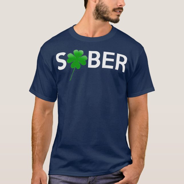 Camiseta Sober Saint Patricks Day Alcoholics AA NA 12 (Anverso)