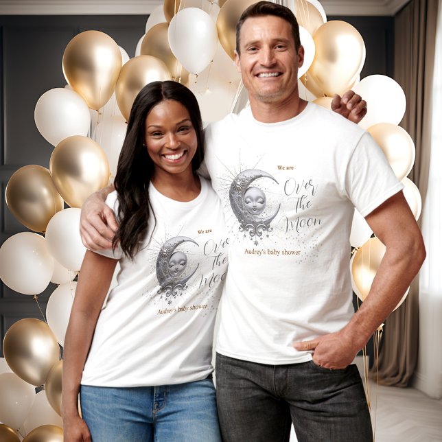 Camiseta Sobre la Luna Un Baby Shower Neutral De Género (Over The Moon Gender Neutral Baby Shower T-Shirt)