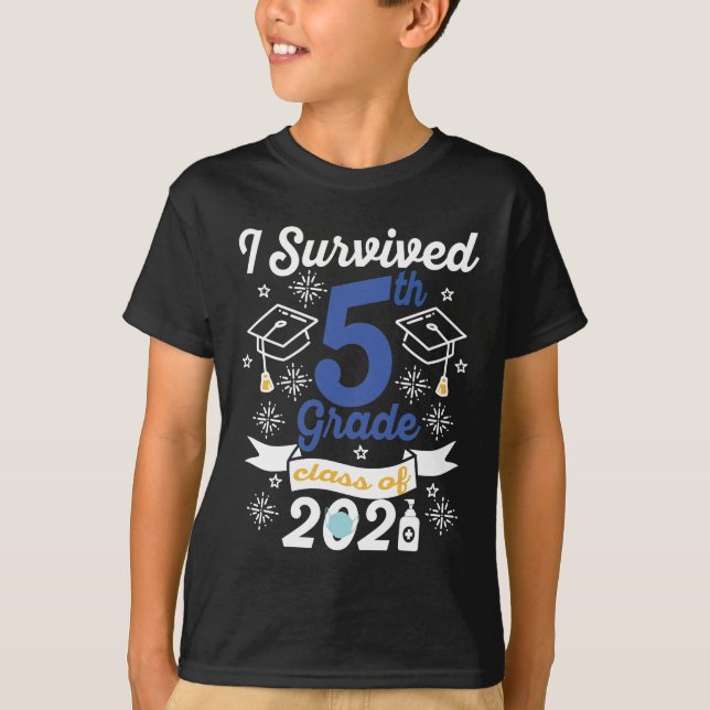 Camiseta Sobreviví A 5º Grado De Quinto Grado De 2021  (Anverso)
