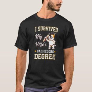 Camiseta Sobreviví a la licenciatura universitaria de mi es
