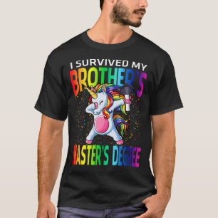 Camiseta Sobreviví a la maestría de mi hermano en Unicornio