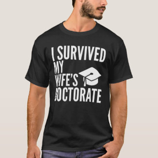 Camiseta Sobreviví a la universidad de graduación de doctor