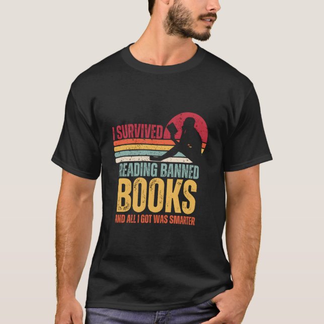 Camiseta Sobreviví a leer libros prohibidos (Anverso)