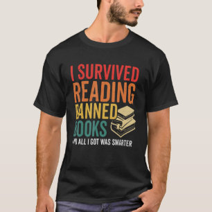 Camiseta Sobreviví a leer libros prohibidos retro libro de 