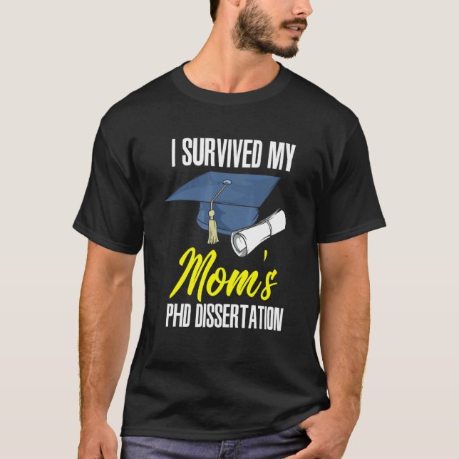 Camiseta Sobreviví A Mi Moms Phd (Anverso)