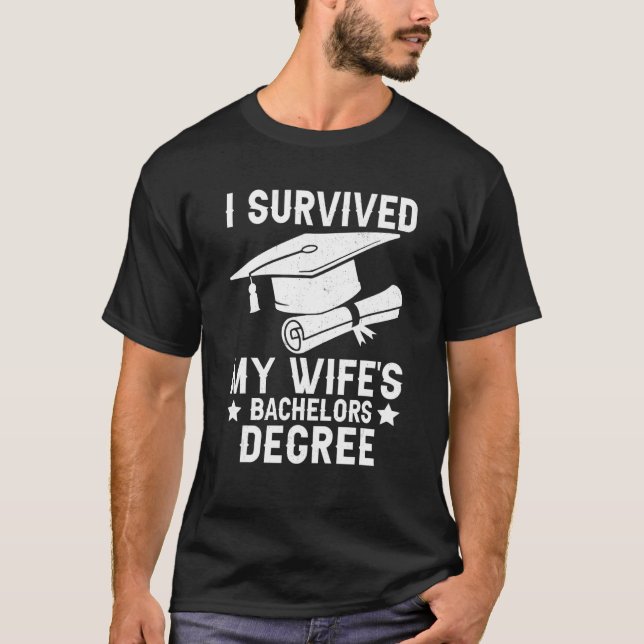 Camiseta Sobreviví A Mis Esposas Licenciadas En Licenciatur (Anverso)