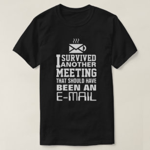 Camiseta Sobreviví a otra reunión Tee