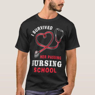 Camiseta Sobreviví a su divertida graduación de la escuela