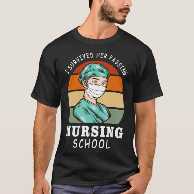 Camiseta Sobreviví a su divertida graduación de la escuela  (Anverso)
