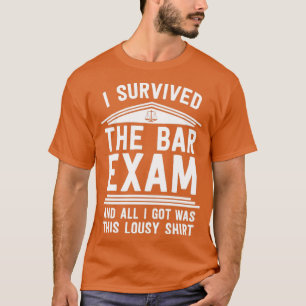 Camiseta Sobreviví Al Abogado De Graduación De La Facultad