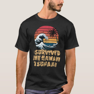 Camiseta Sobreviví al atardecer retro del tsunami de Hawaii